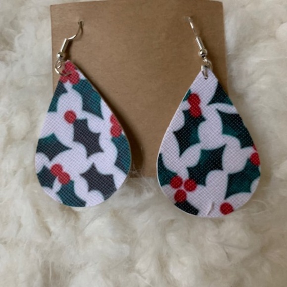 Dat Holiday Earring Set 🌲 - Picture 3 of 5